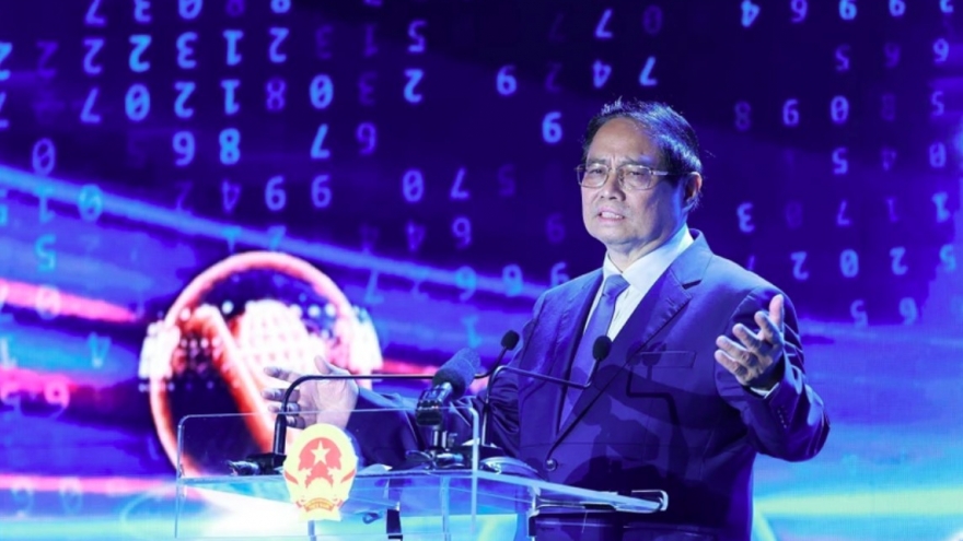PM urges banking sector to drive digital transformation